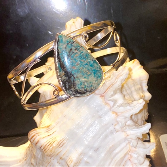 African Turquoise Handcrafted statement Cuff - Picture 4 of 5